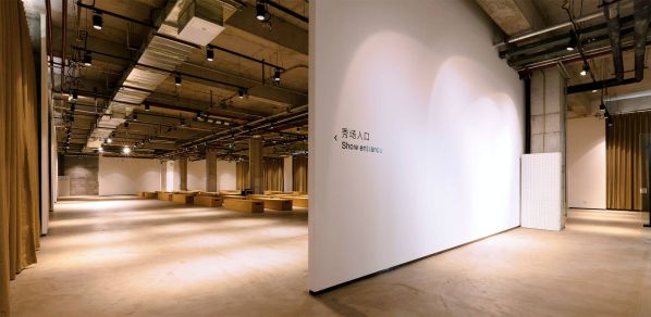 時尚辦公室裝修設計之創(chuàng)意產業(yè)園裝修效果