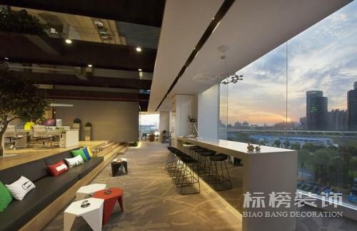 深圳辦公室裝修如何選擇好家居？