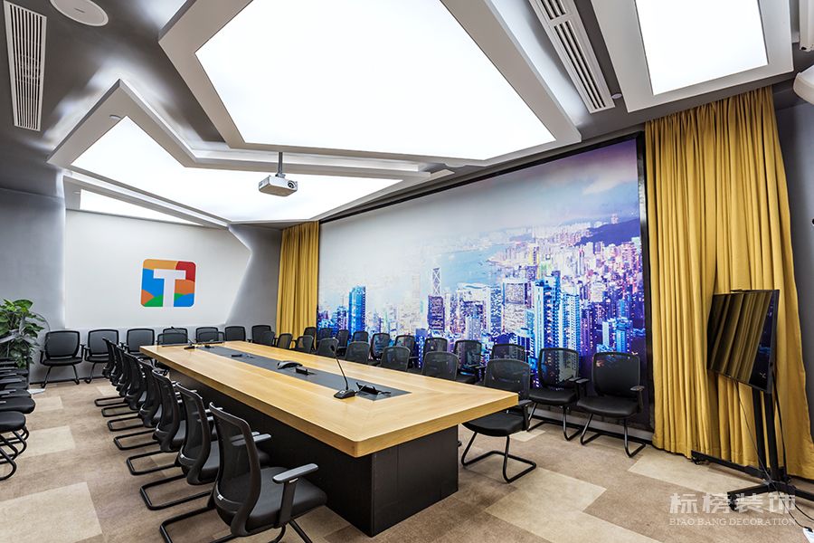 華強(qiáng)方特設(shè)計院辦公室裝修效果圖9