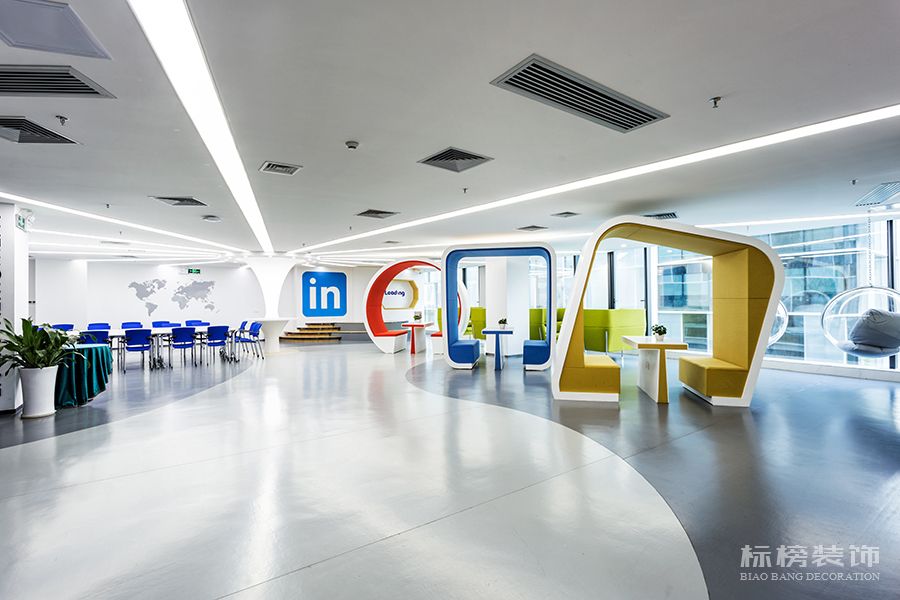 高層龍崗辦公室裝修怎么顯得有企業(yè)文化，體現(xiàn)公司特色